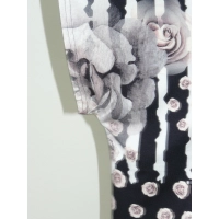 Bluzka w stylu OVERSIZE ze wzorem - pudrowe ogrodowe róże